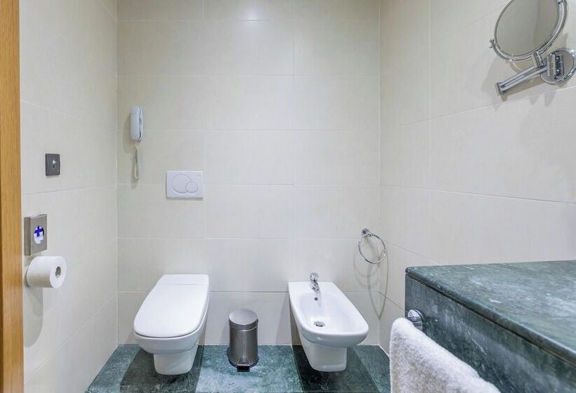 اتاق استاندارد چهار تخته, Moon Dreams Calabahia