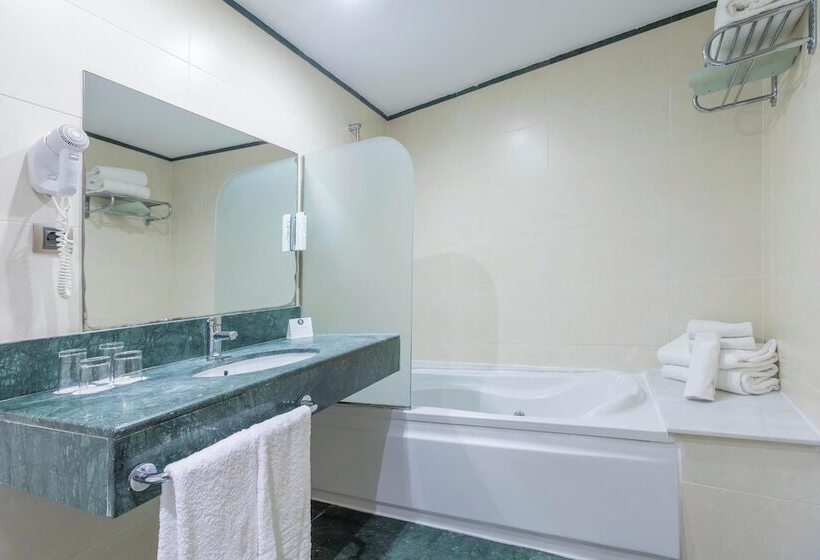 اتاق استاندارد چهار تخته, Moon Dreams Calabahia