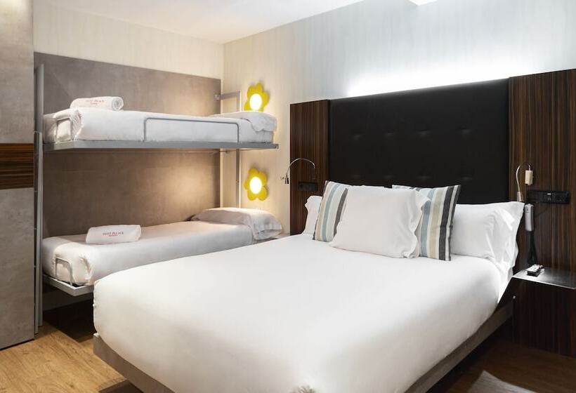 غرفة قياسية رباعية مطلة على البحر, Petit Palace Tamarises