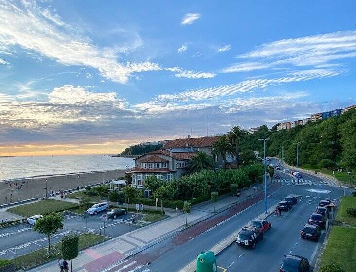 غرفة قياسية رباعية مطلة على البحر, Petit Palace Tamarises