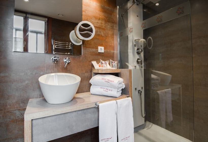 غرفة سوبيريور رباعية, Petit Palace Tamarises