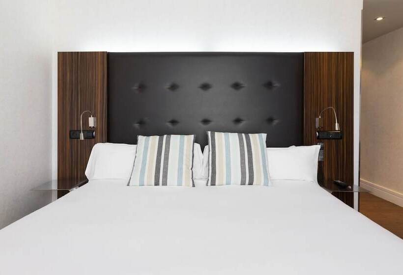 4인용 수피리어 룸, Petit Palace Tamarises