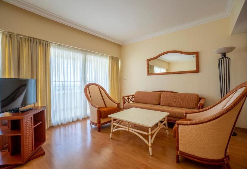 سوییت جونیور, Presa Di Finica