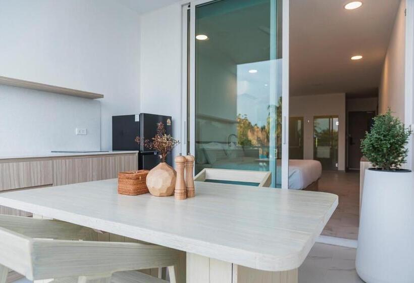 استودیوی استاندارد با چشمانداز دریا, Replay Pool Villa