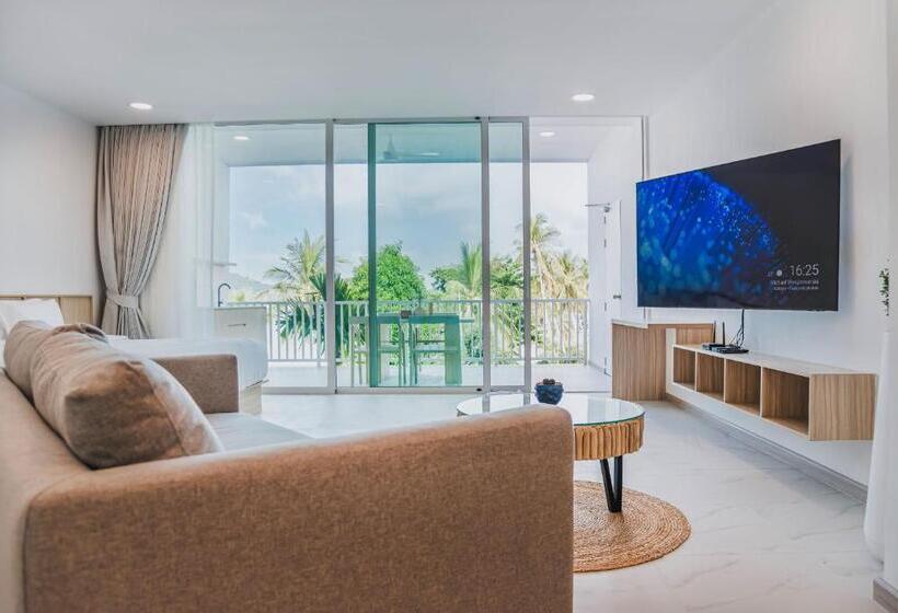 اتاق لوکس با چشمانداز دریا, Replay Pool Villa