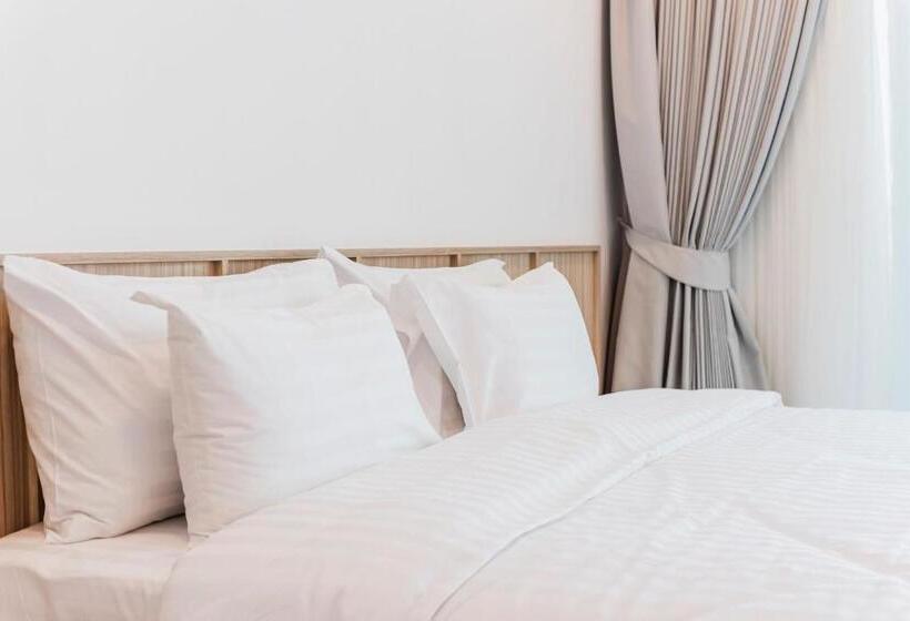 اتاق لوکس با چشمانداز دریا, Replay Pool Villa