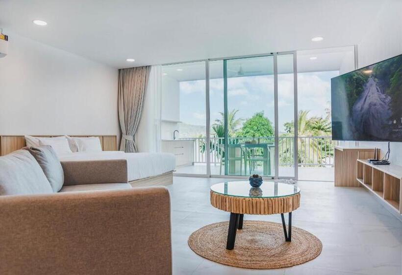 اتاق لوکس با چشمانداز دریا, Replay Pool Villa