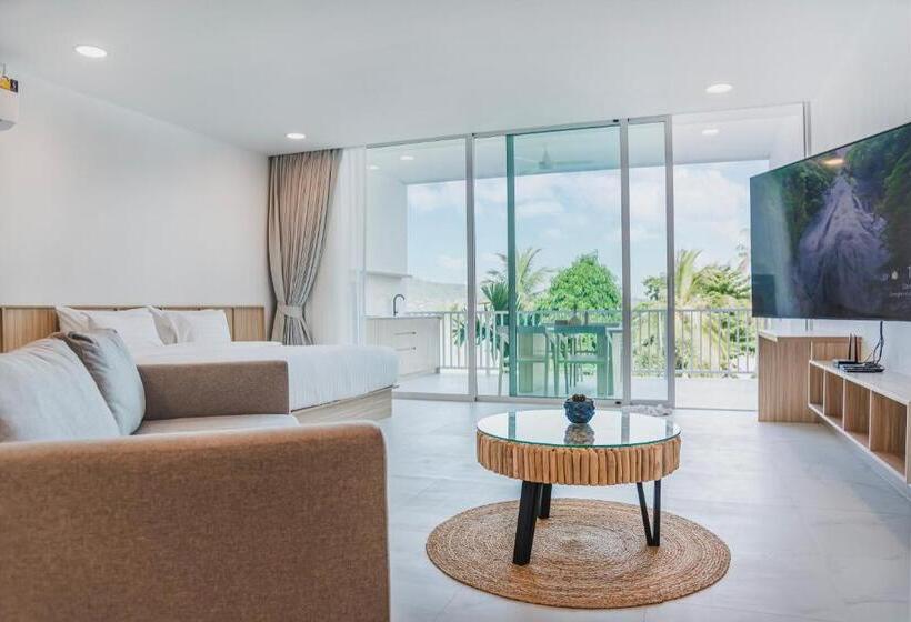 اتاق لوکس با بالکن, Replay Pool Villa