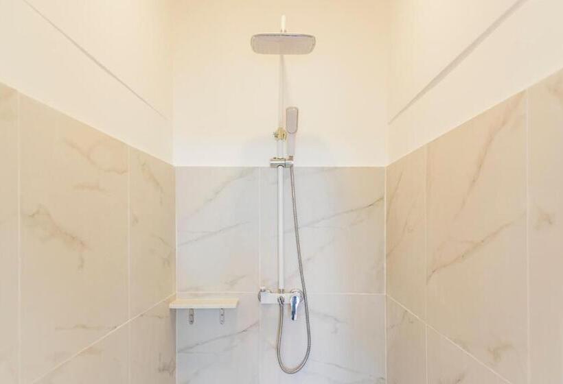 اتاق لوکس با بالکن, Replay Pool Villa