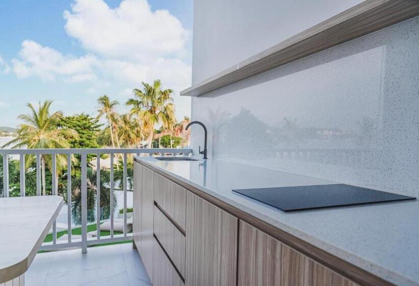 استودیوی استاندارد با چشمانداز دریا, Replay Pool Villa