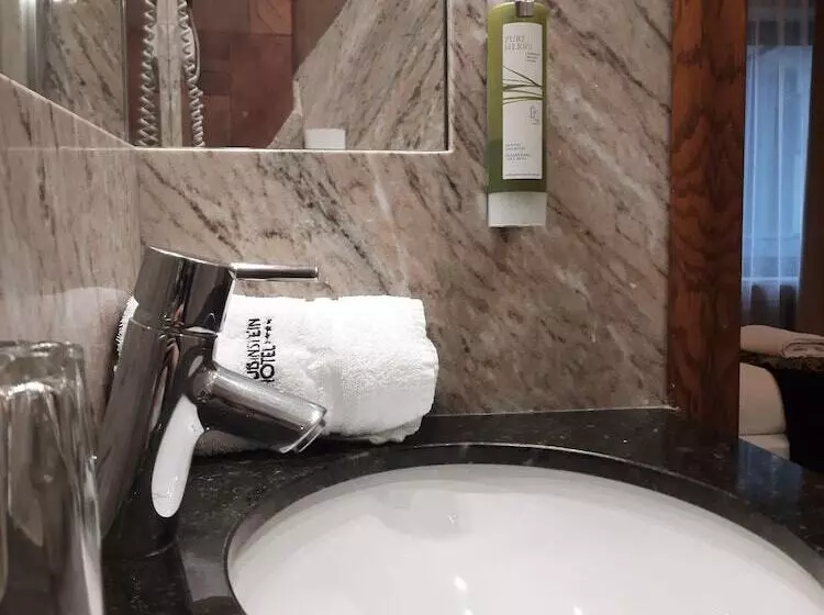 スタンダードシングルルーム, Rubinstein