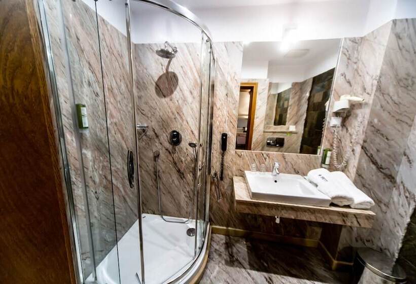 غرفة قياسية, Rubinstein