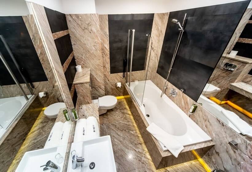 غرفة سوبيريور, Rubinstein