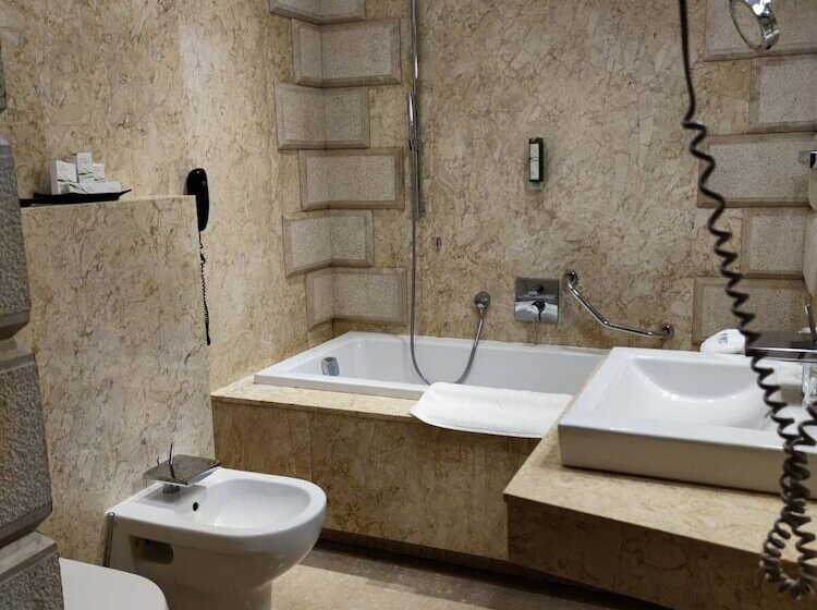 جناح, Rubinstein