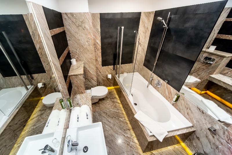 غرفة سوبيريور, Rubinstein