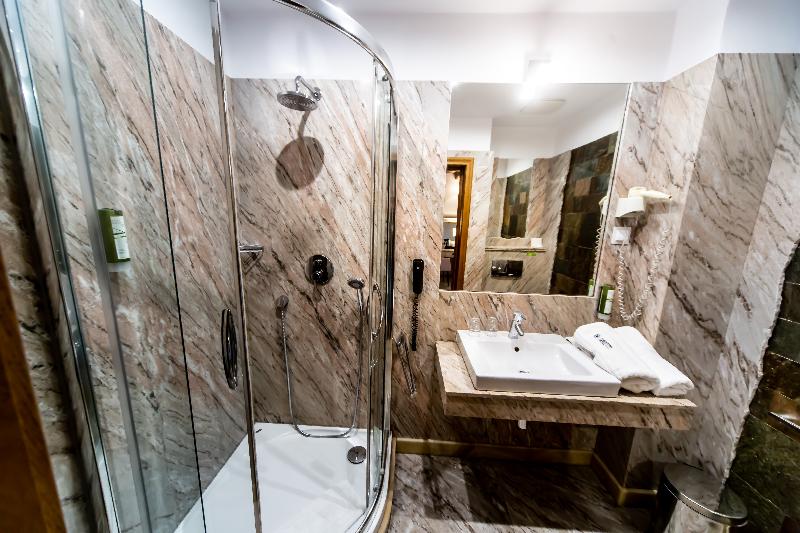 غرفة قياسية, Rubinstein