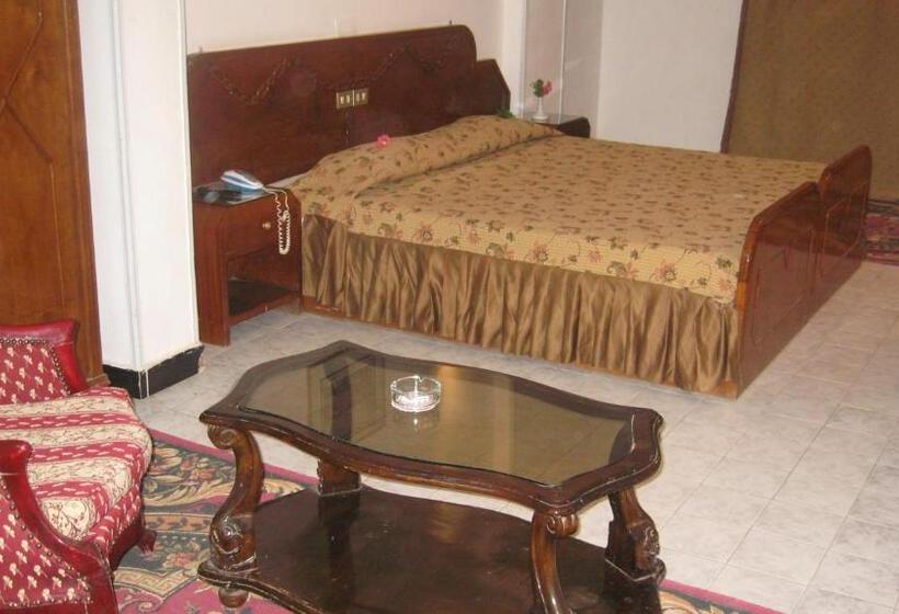 اتاق استاندارد سه تخته با چشم‌انداز, Sara Hotel Aswan