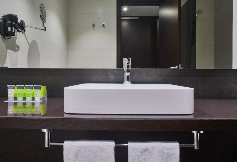 اتاق راحتی, Silken Gran Teatro