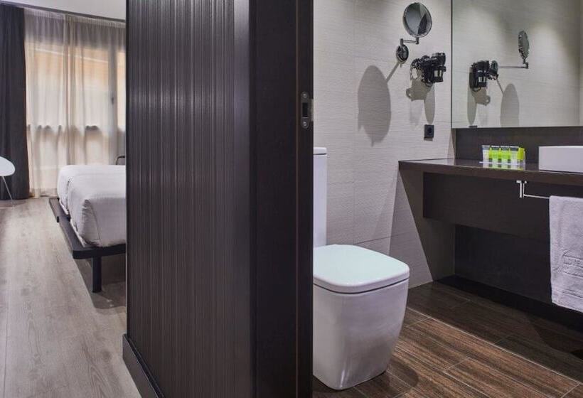 اتاق راحتی, Silken Gran Teatro