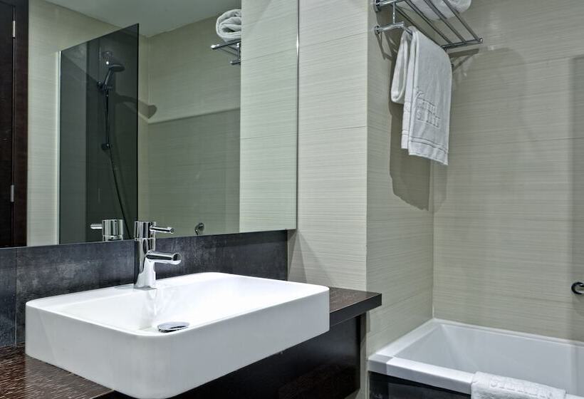 اتاق استاندارد سه نفره, Silken Gran Teatro