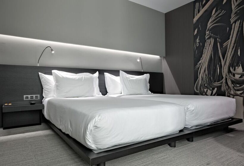 اتاق استاندارد سه نفره, Silken Gran Teatro