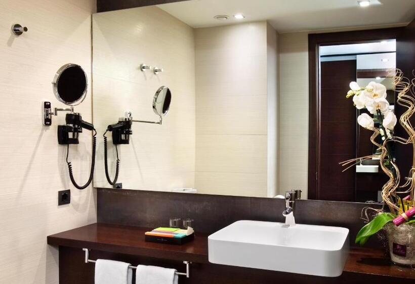 اتاق راحتی, Silken Gran Teatro