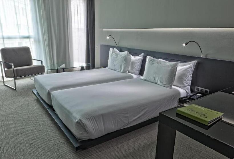 اتاق استاندارد سه نفره, Silken Gran Teatro