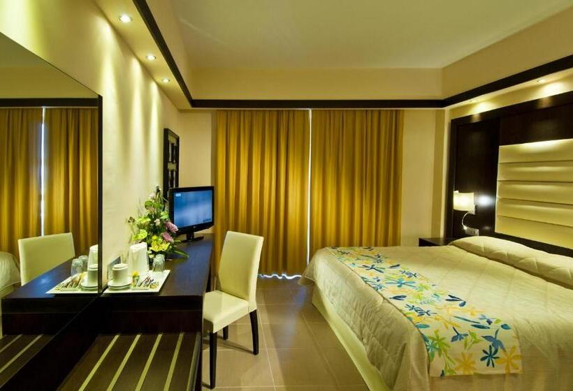 اتاق اساندارد با چشمانداز جانبی به دریا, Oceanis Beach & Spa Resort