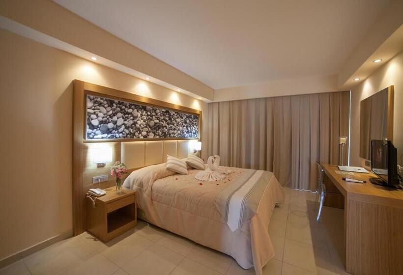 سوییت جونیور با چشمانداز دریا, Oceanis Beach & Spa Resort