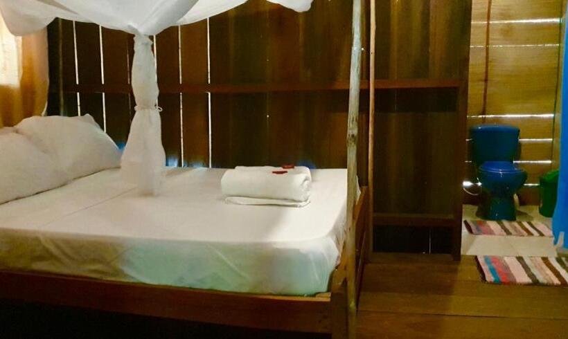 اتاق کلاسیک چهارنفره, Bungalow In The Jungle  Ecolodge Huitoto