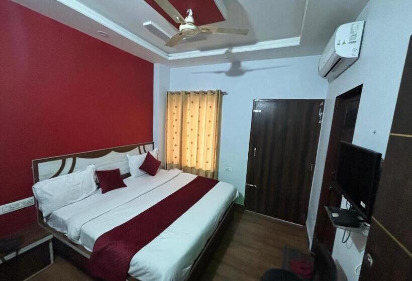 Номер Стандарт, Lakhdatar Palace