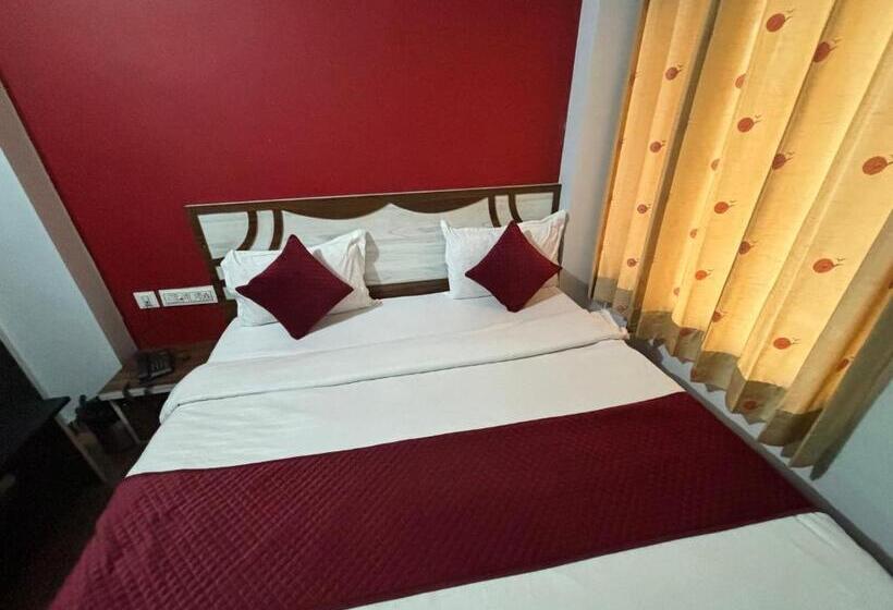 Номер Стандарт, Lakhdatar Palace