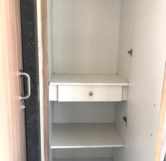 Economy-huone, Amigo