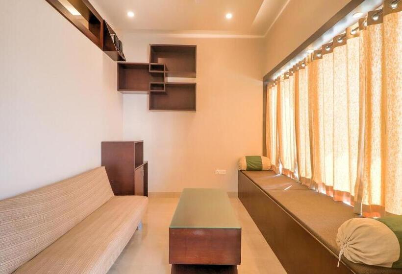 اتاق استاندارد سه تخته با چشم‌انداز, Super Townhouse Amaraa Farms Near Lulu Hypermarket