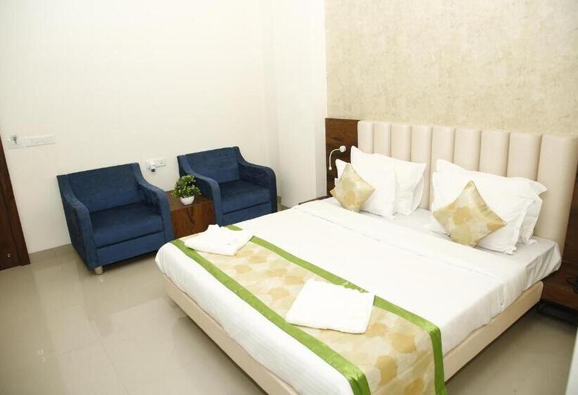 디럭스 룸, Manas Plus