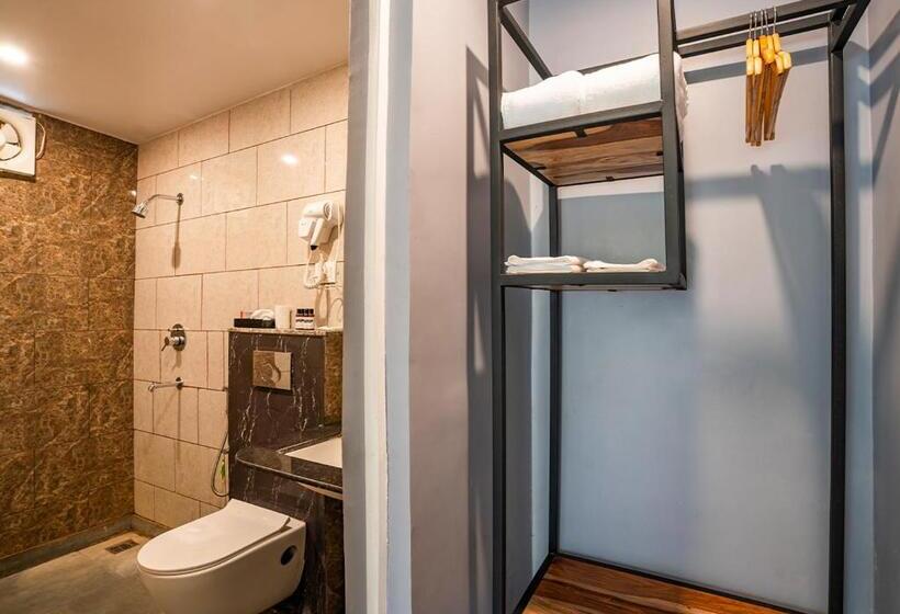 חדר סטנדרט נוף להרים, Moustache Rishikesh Riverside Resort