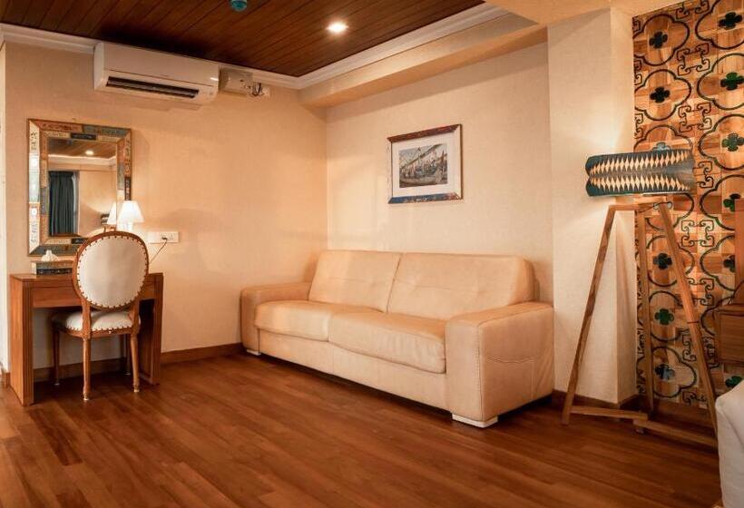 סוויטת דלוקס נוף לים, State Beach Resort And Spa