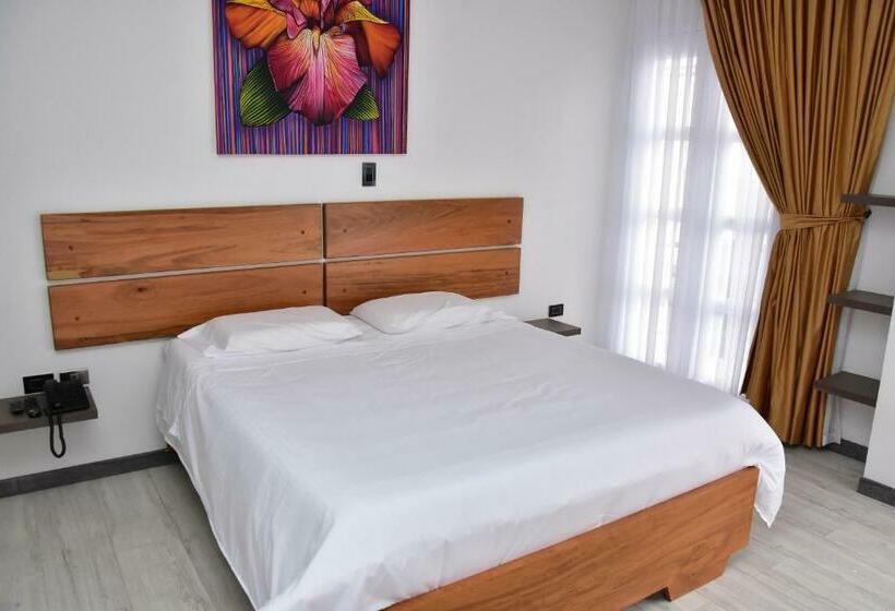 סוויטת ג'וניור עם מרפסת, Válcon