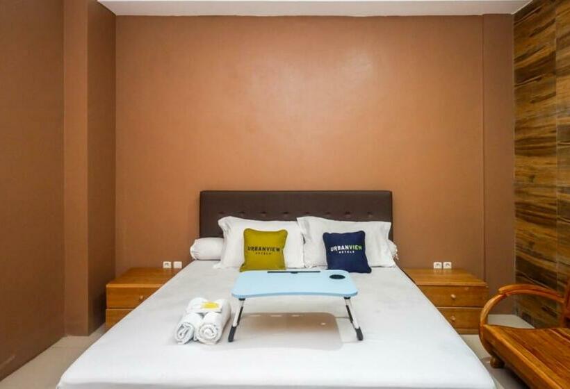 디럭스 룸, Urbanview Hotel Blok O International By Reddoorz