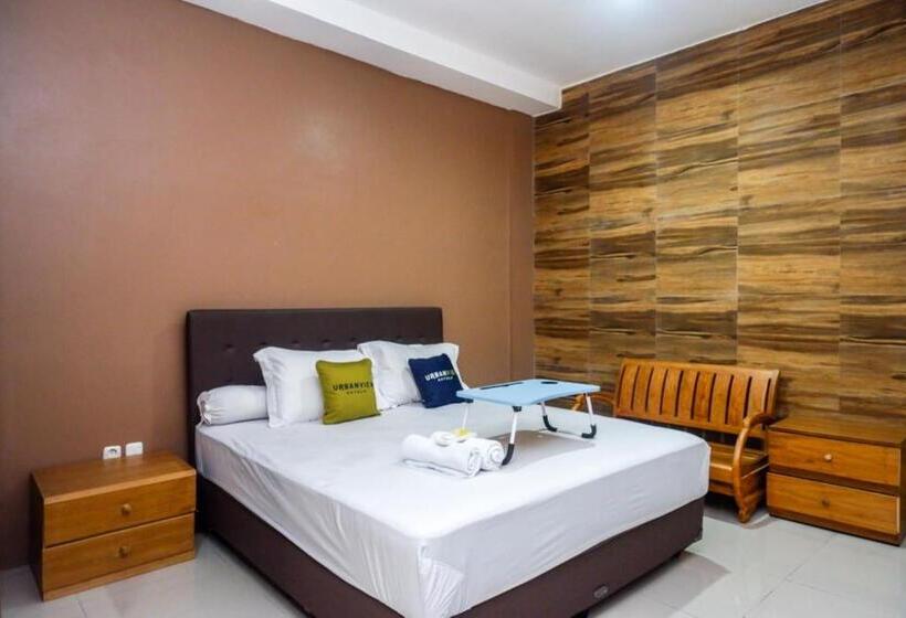 Полулюкс, Urbanview Hotel Blok O International By Reddoorz