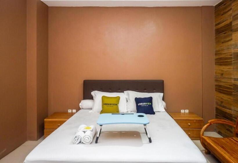 Номер Economy, Urbanview Hotel Blok O International By Reddoorz