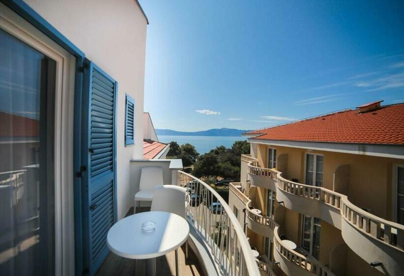 オーシャンビュースタンダードルーム, Ivando   K&s