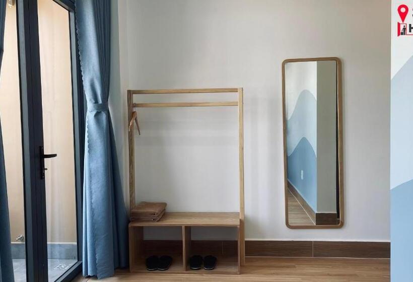 اتاق استاندارد با بالکن, Stay Hostel 2 350m From The Ferry