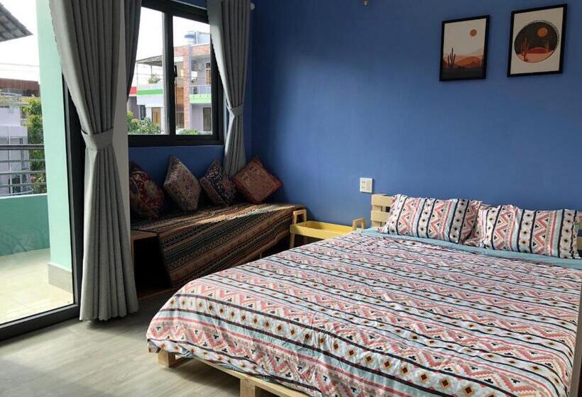 اتاق استاندارد با بالکن, Stay Hostel 2 350m From The Ferry