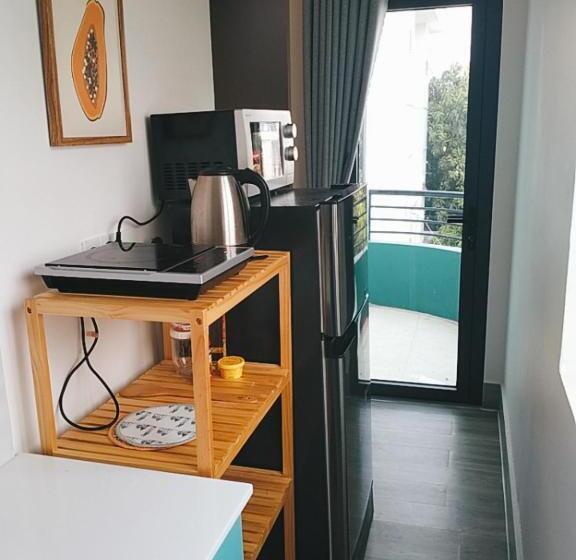 استودیو استاندارد با بالکن, Stay Hostel 2   350m From The Ferry