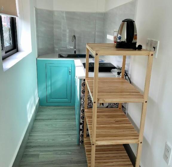 استودیو استاندارد با بالکن, Stay Hostel 2 350m From The Ferry