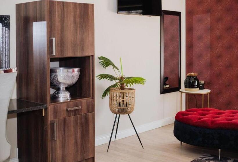 غرفة ديلوكس سرير كينج, Ashwood The Ridge Boutique