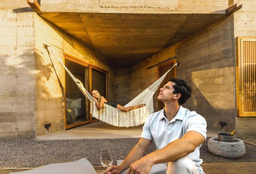 جناح, Paradero Todos Santos   Exclusive Experiences Included