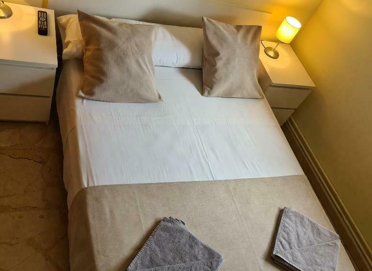 バス共有のスタンダードルーム, H Los Rafaeles