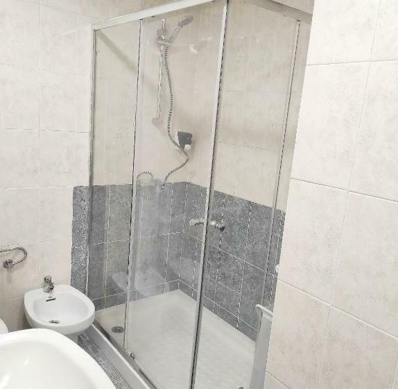 バス共有のスタンダードルーム, H Los Rafaeles